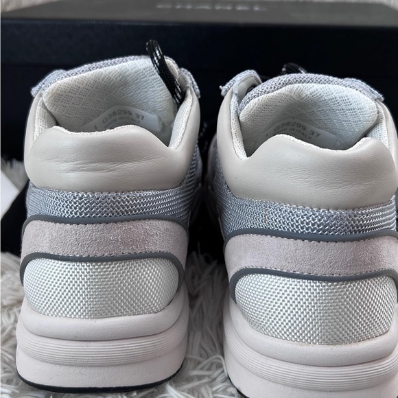 SOLD Authentic Chanel SNEAKERS Fabric & Suede Calfskin - Picture 6 of 8